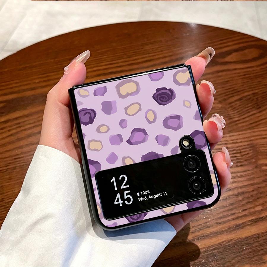 Phone Cases Z Fold 7 - غطاء هاتف مخطط بتصميم نمر لسامسونج